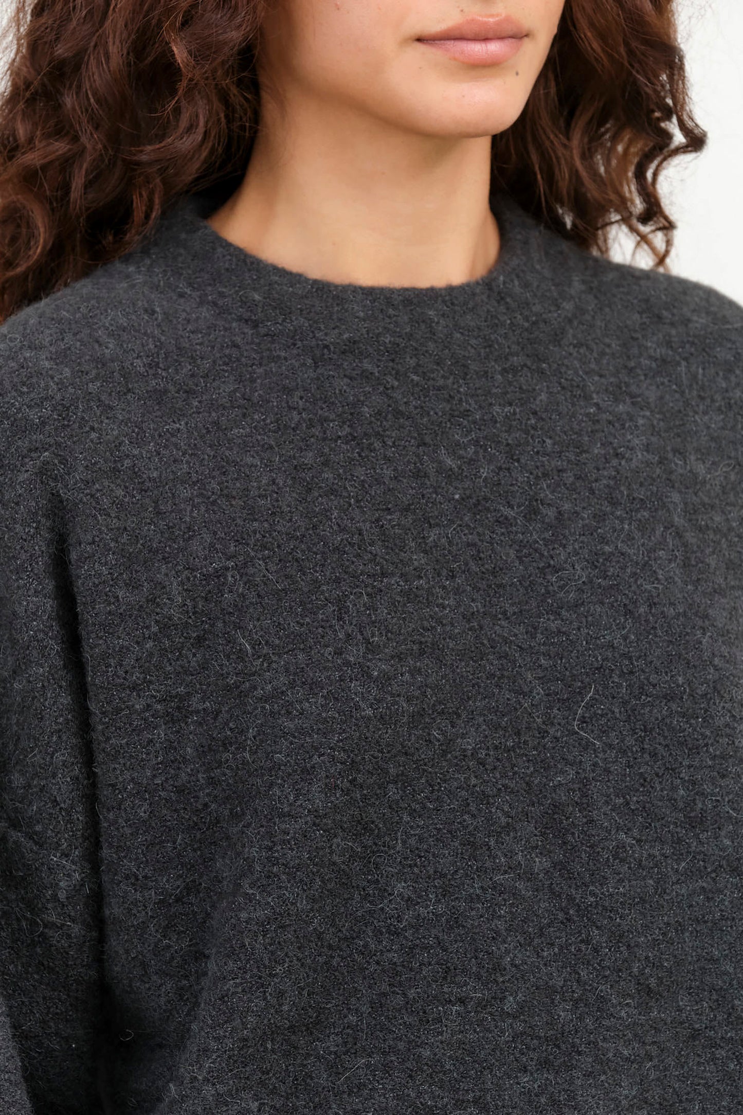FLEECE CREWNECK