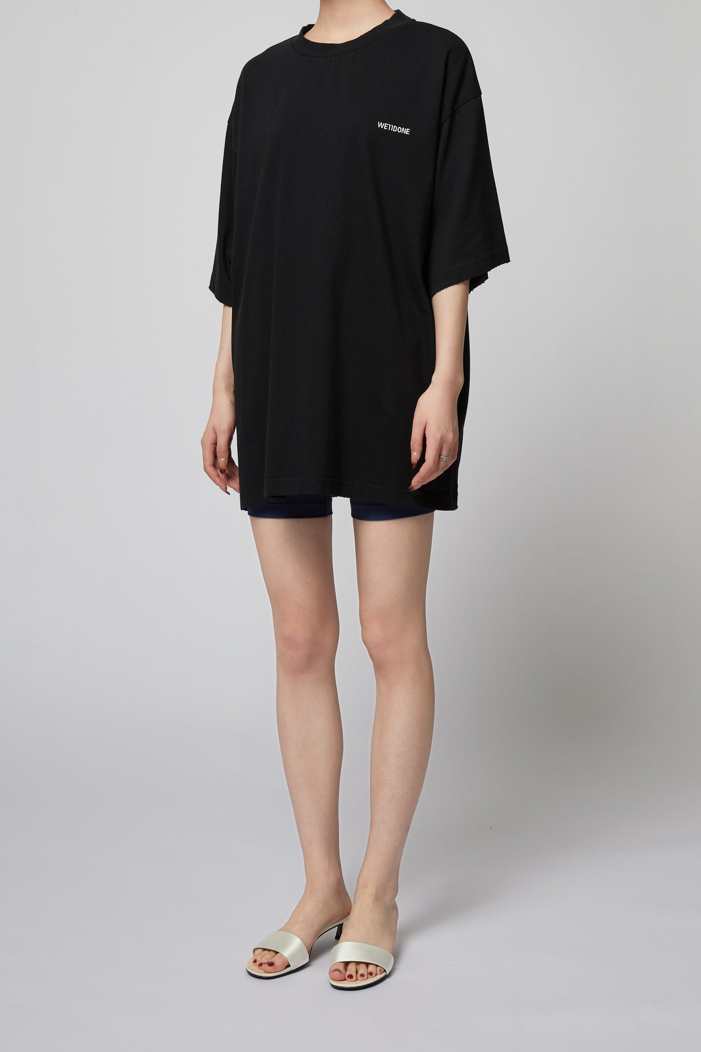 BLACK PRINCESS PRINT DAMAGED T-SHIRT
