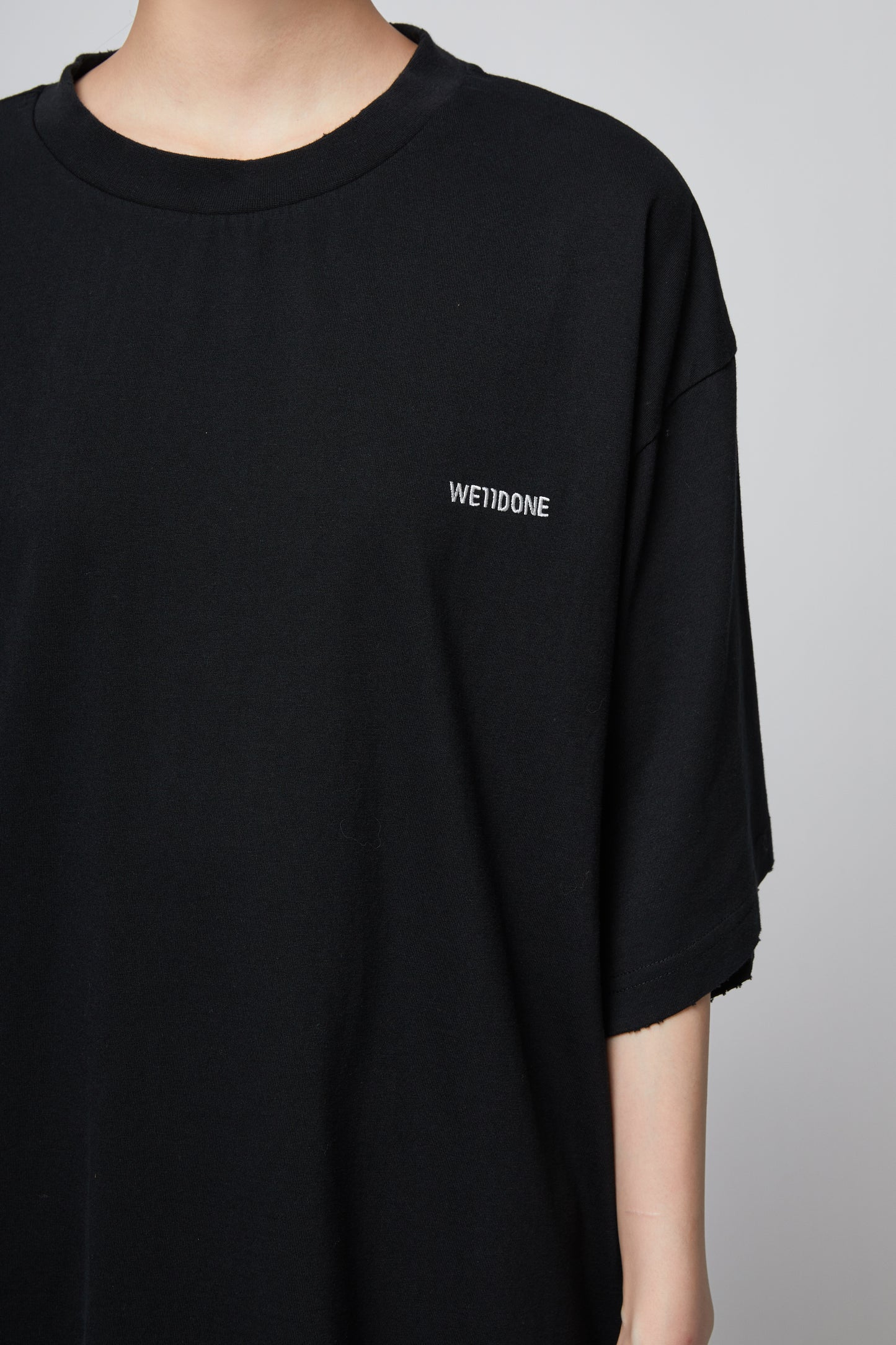 BLACK PRINCESS PRINT DAMAGED T-SHIRT