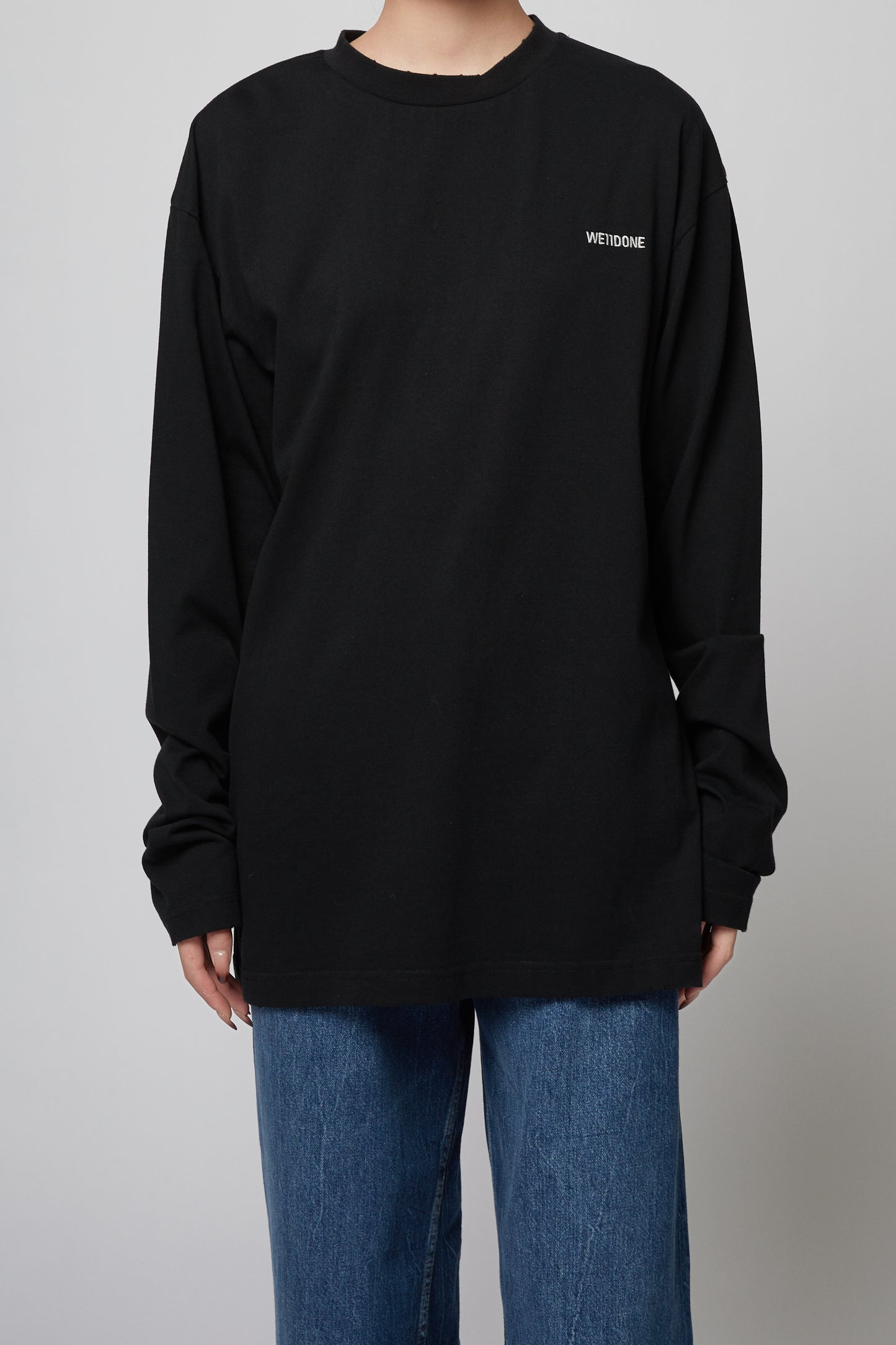 BLACK PRINCESS PRINT DAMAGED LONG-SLEEVED T-SHIRT