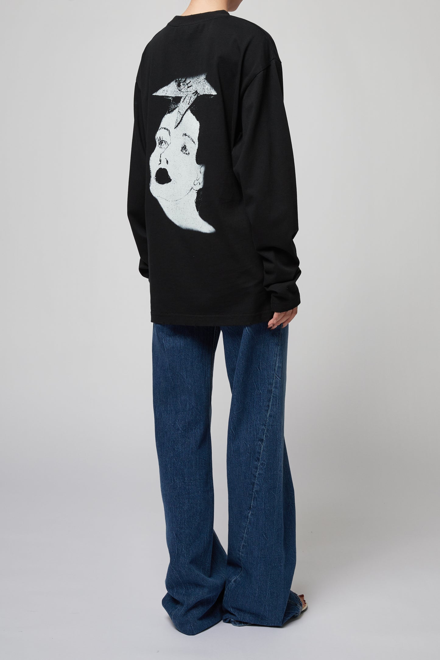 BLACK PRINCESS PRINT DAMAGED LONG-SLEEVED T-SHIRT
