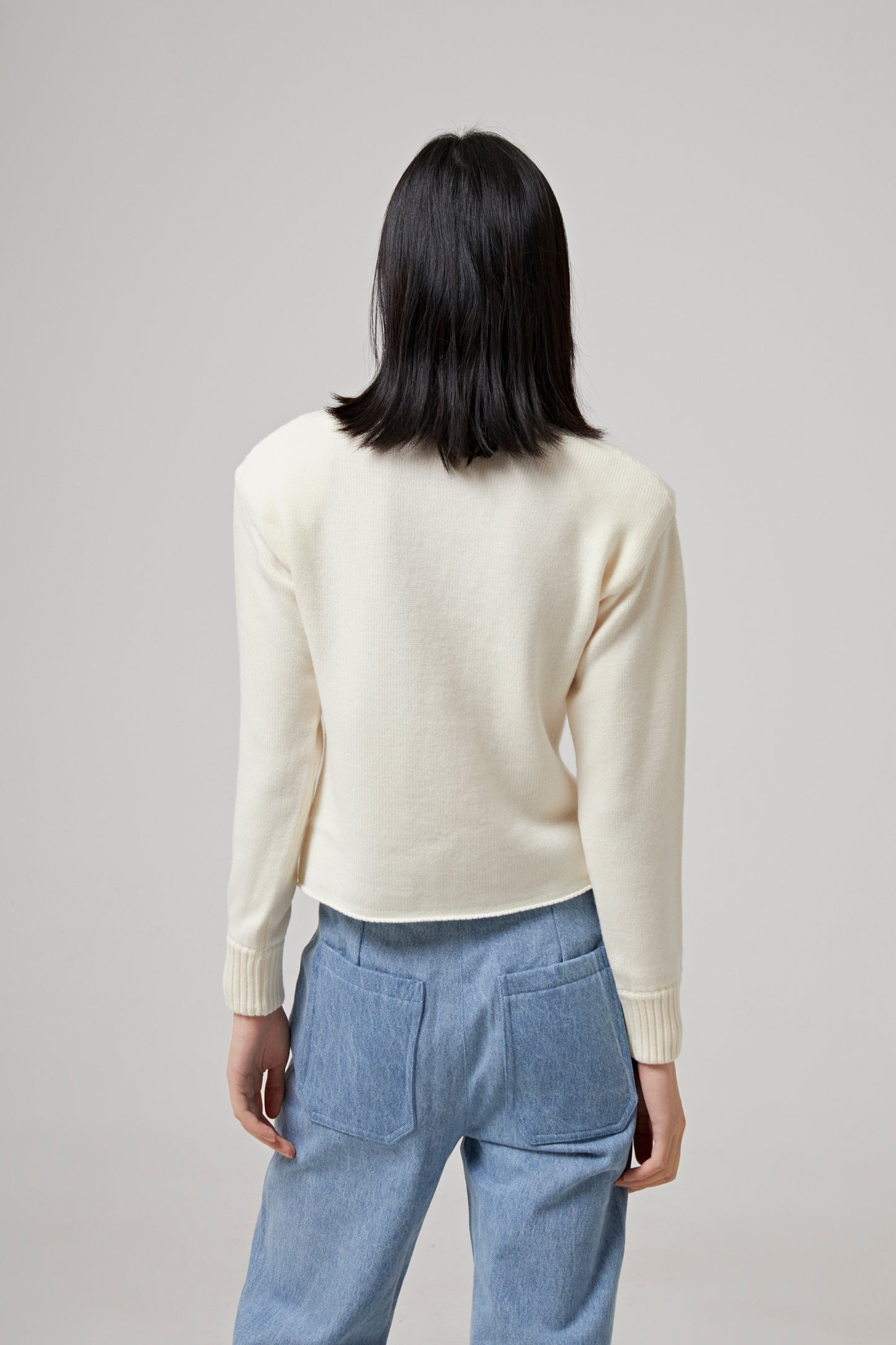CROPPED CARDIGAN WITH HEART JEWEL