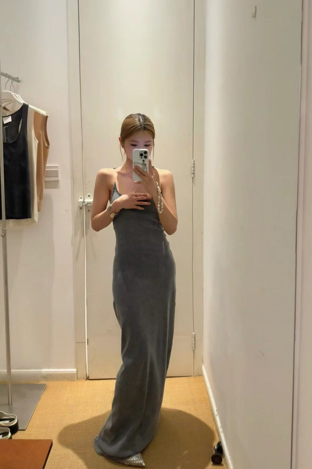 INVISIBLE STRAP DRESS