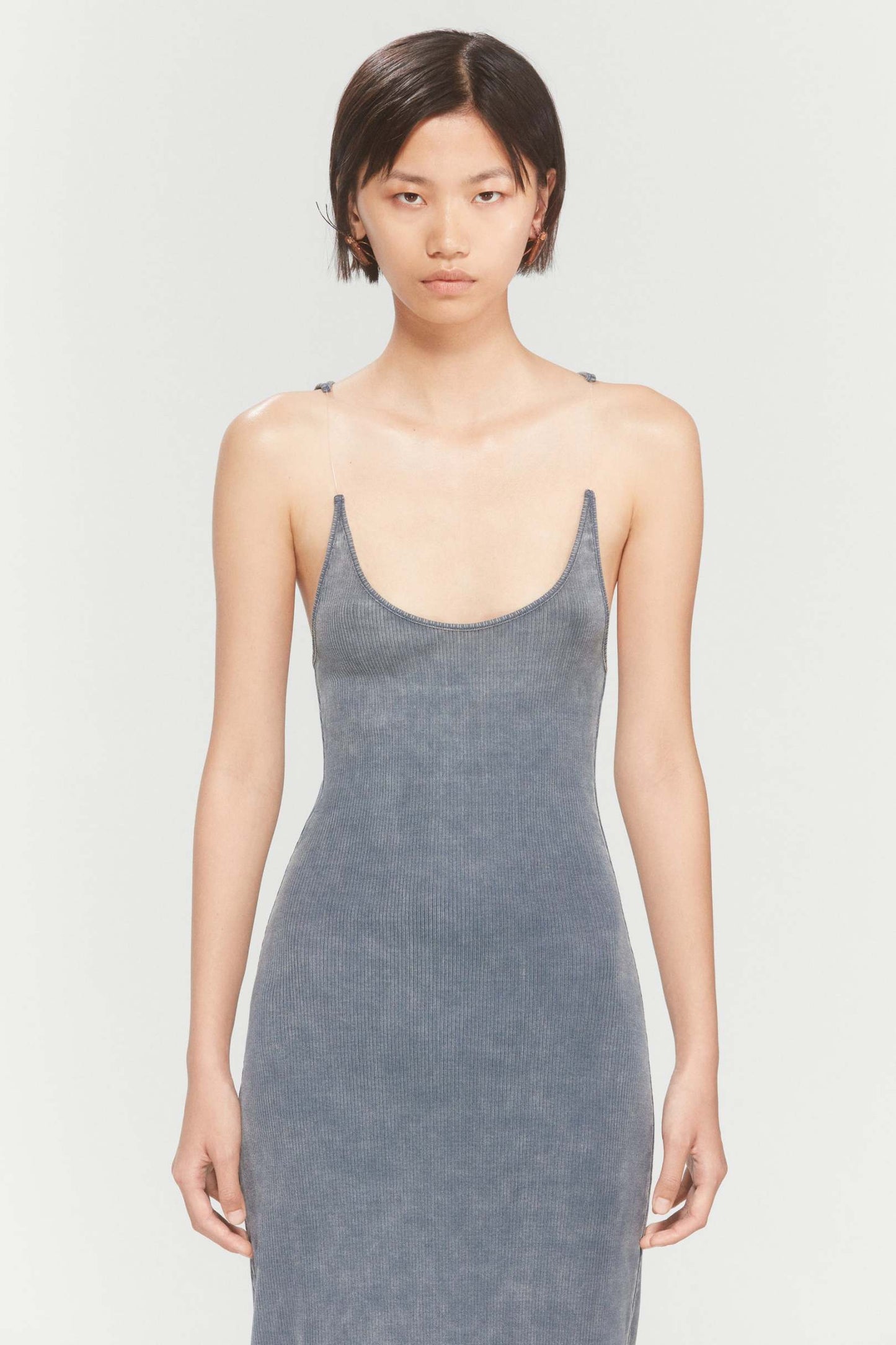 INVISIBLE STRAP DRESS