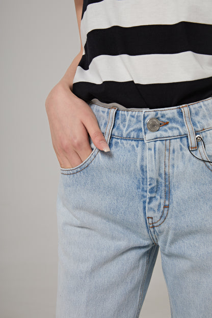 SLITTED FLARE FIT JEANS