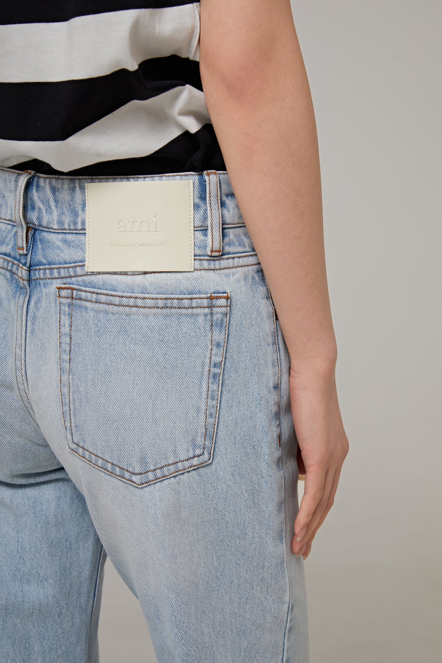 SLITTED FLARE FIT JEANS