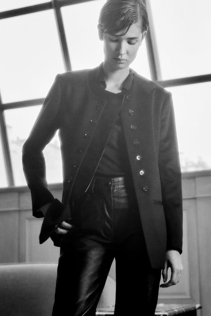THE LARA BLAZER CASHMERE AND SUEDE BLACK