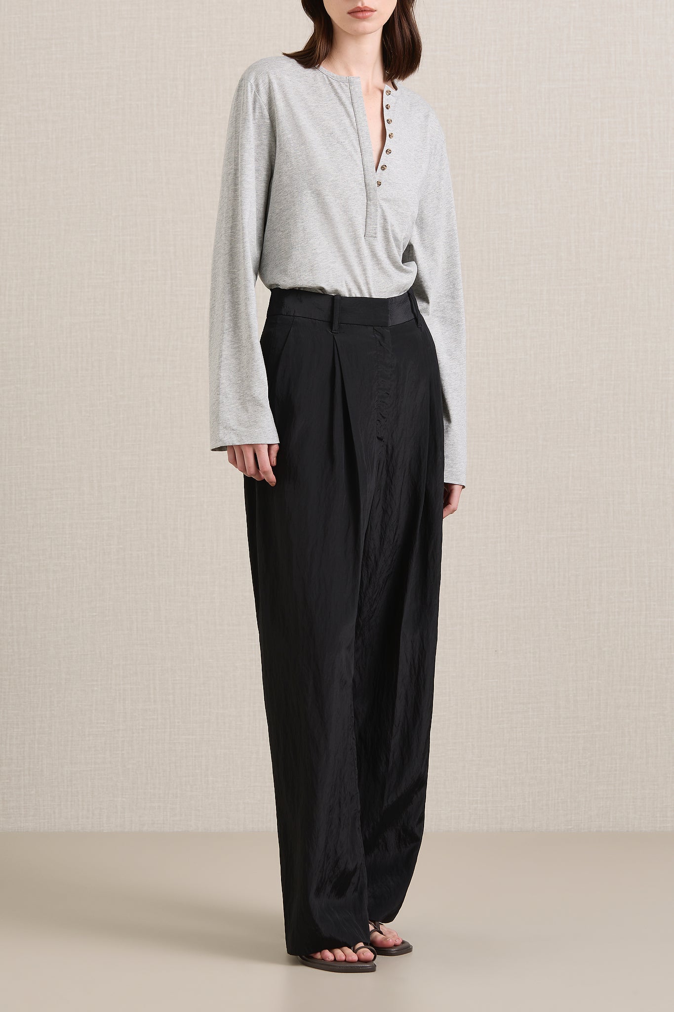LEONA LS TEE