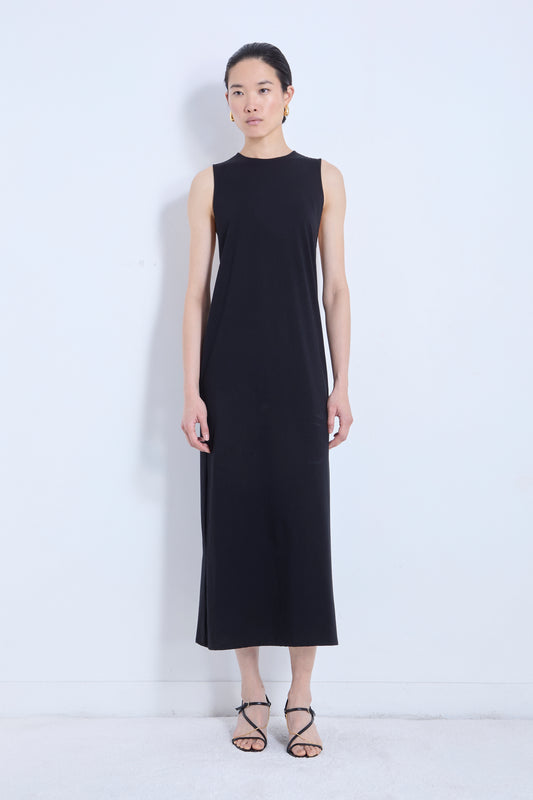 BACKLESS DRESS
