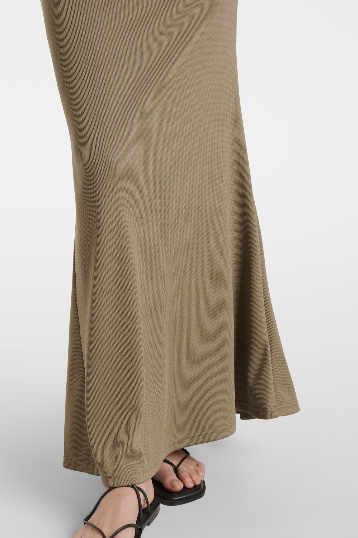 S-BUCKLE SUSPENSION SKIRT