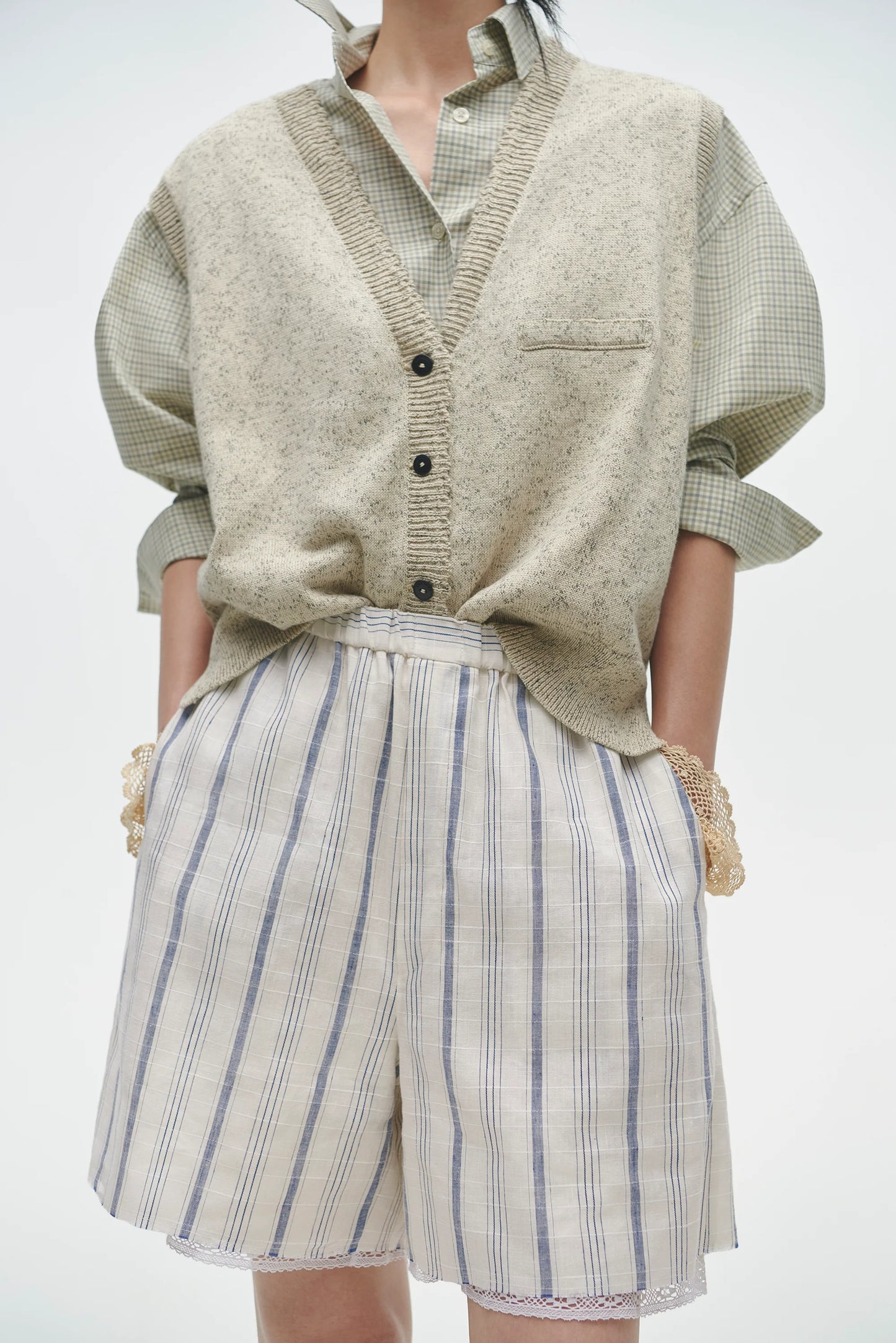 STRIPED BERMUDA WITH LACE