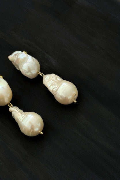DOUBLE DEBBY PEARL EARING