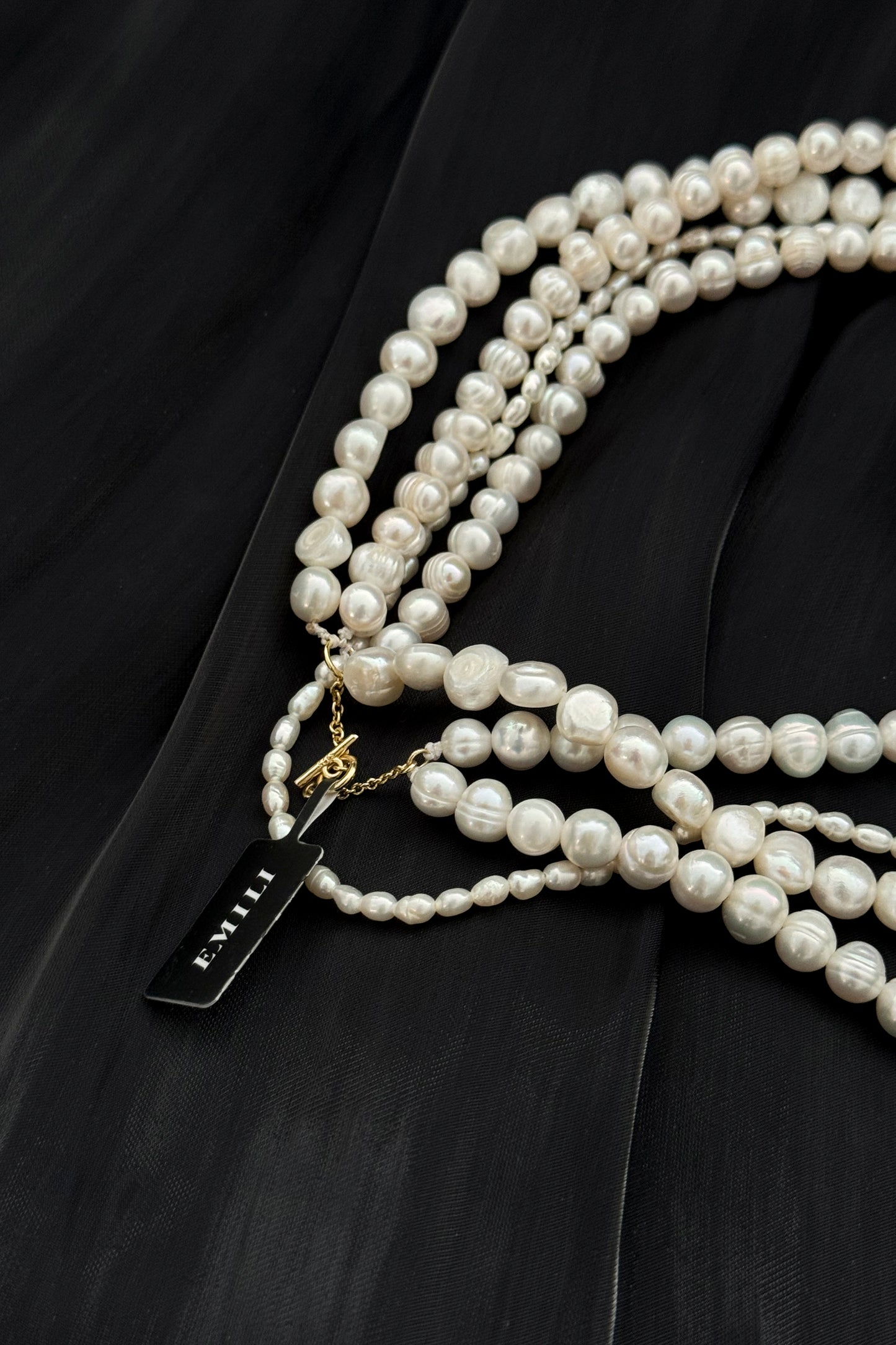 MULTI LAYERED PEARL CHOKER