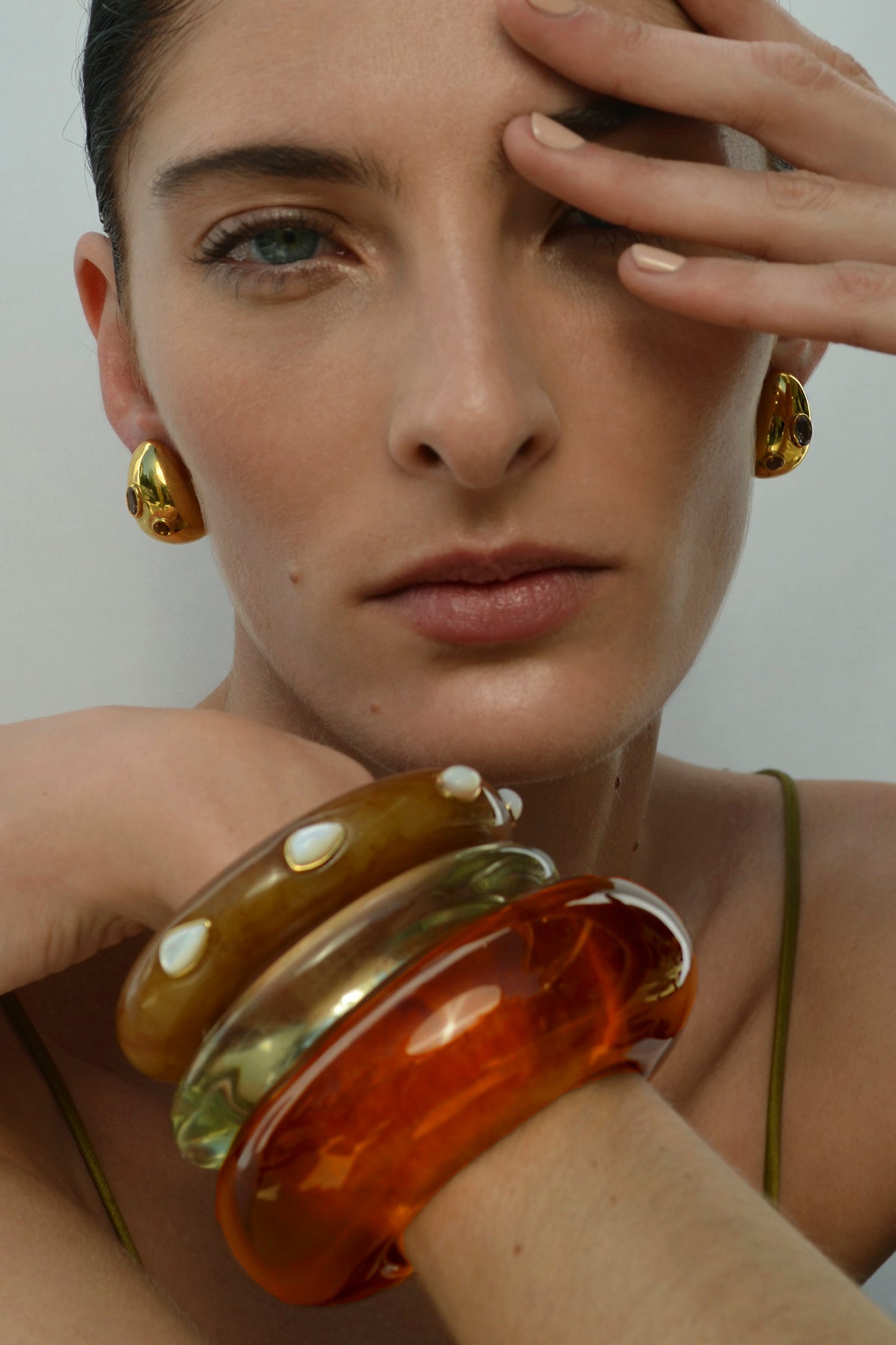 RIDGE CUFF IN MOCHA AND PEARL
