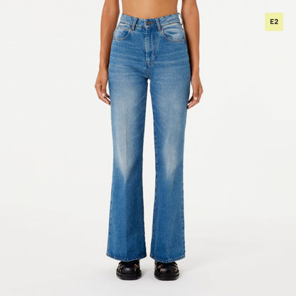 FLARE FIT JEANS