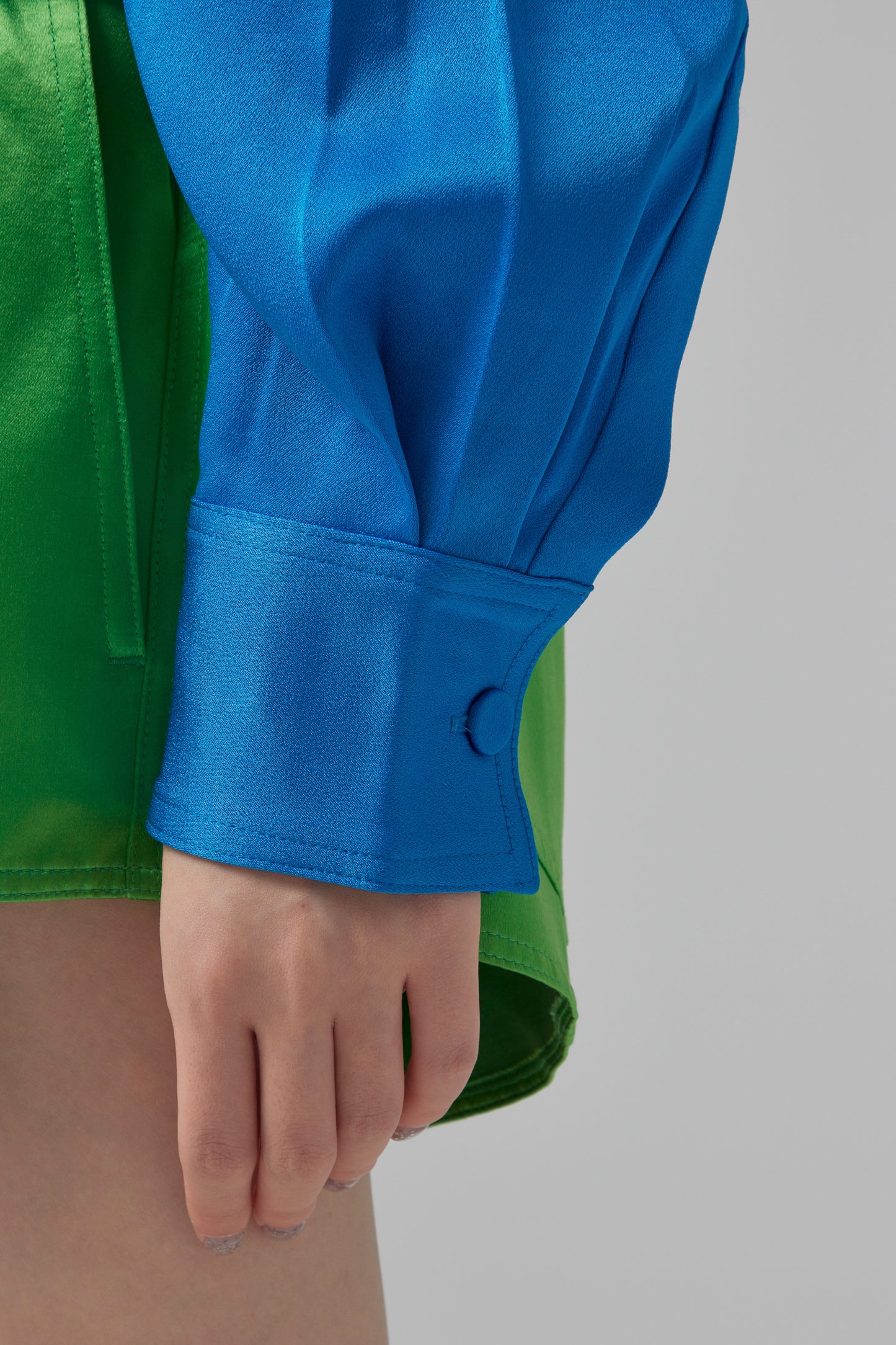 OLSEN- SATIN CREPE OVERSIZED S
