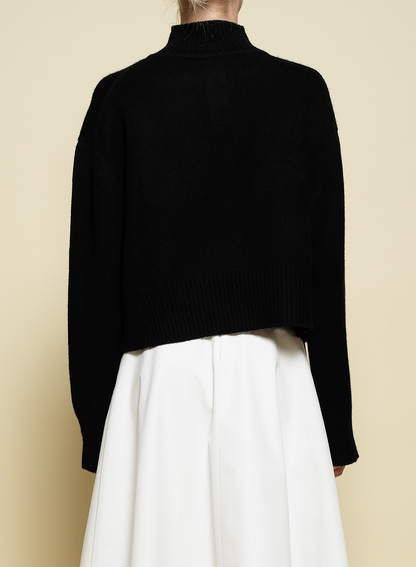 THE ROWE CROPPED HENLEY W/ MACAROON BUTTONS