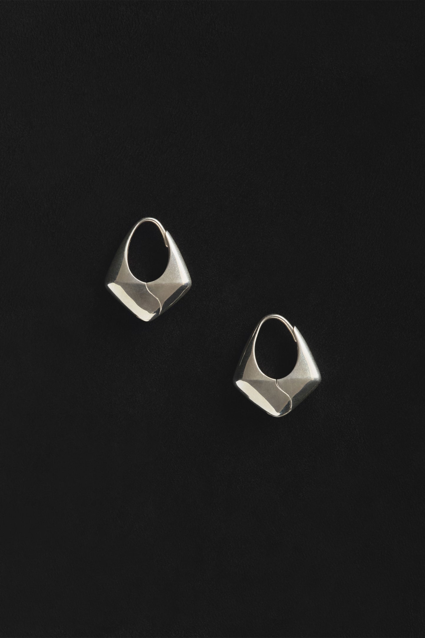 Large Pyramid Hoops