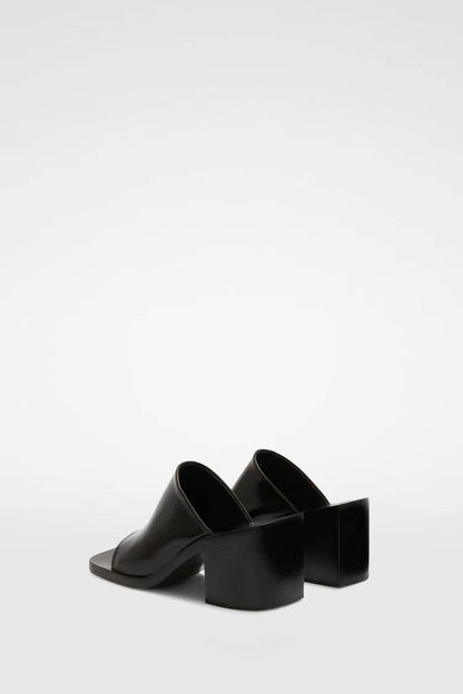 SANDAL