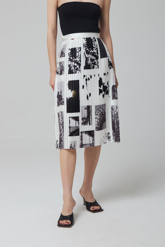 HAND PLEATED PHOTO PRINT SKIRT