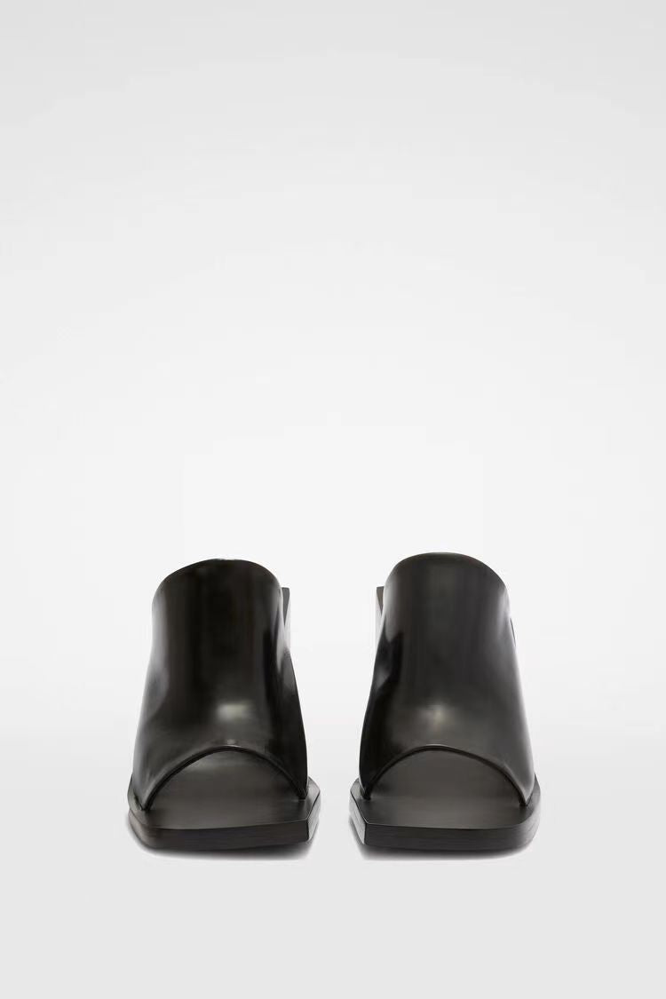 SANDAL