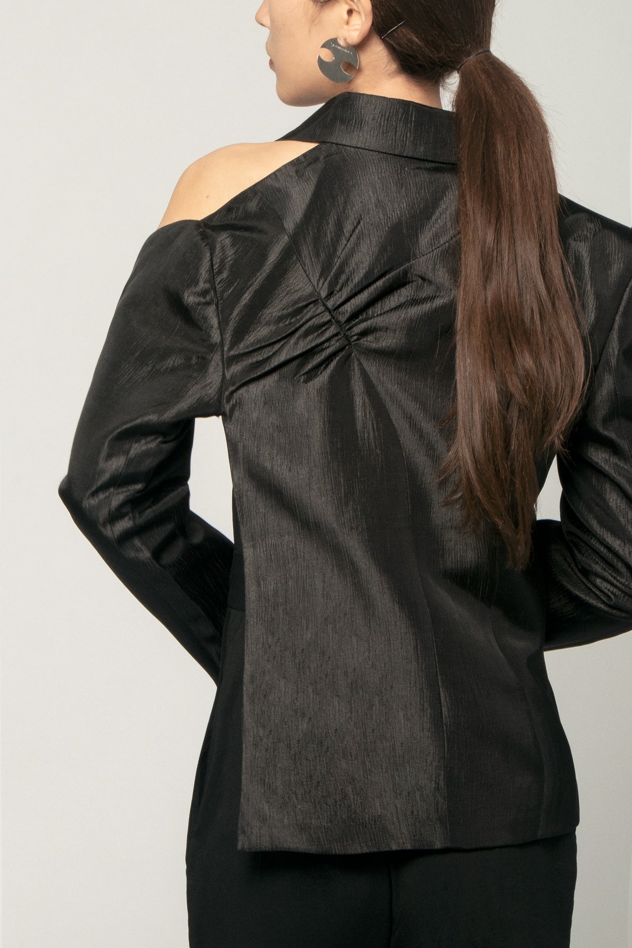 BLACK HALF JACKET