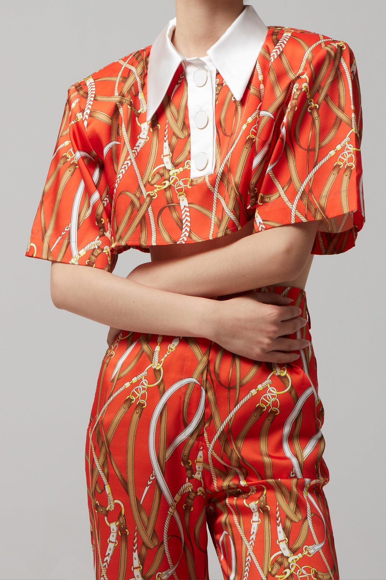 PRINTED CROPPED POLO - ORANGE SCARF