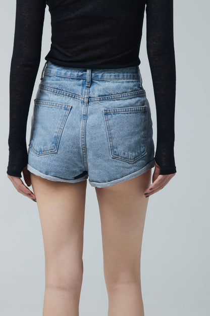 LABEL DENIM SHORTS