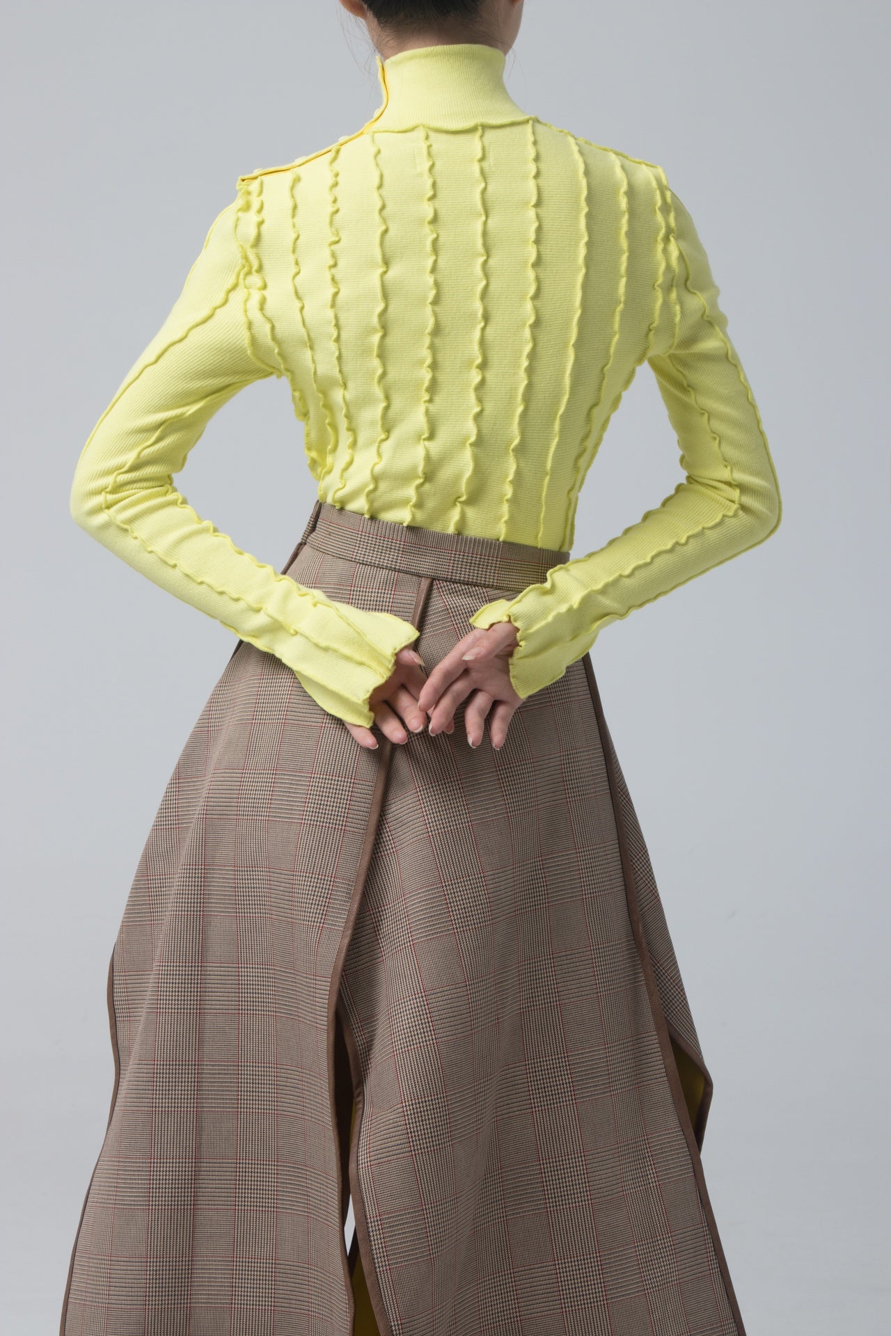RUFFLE PANEL TOP