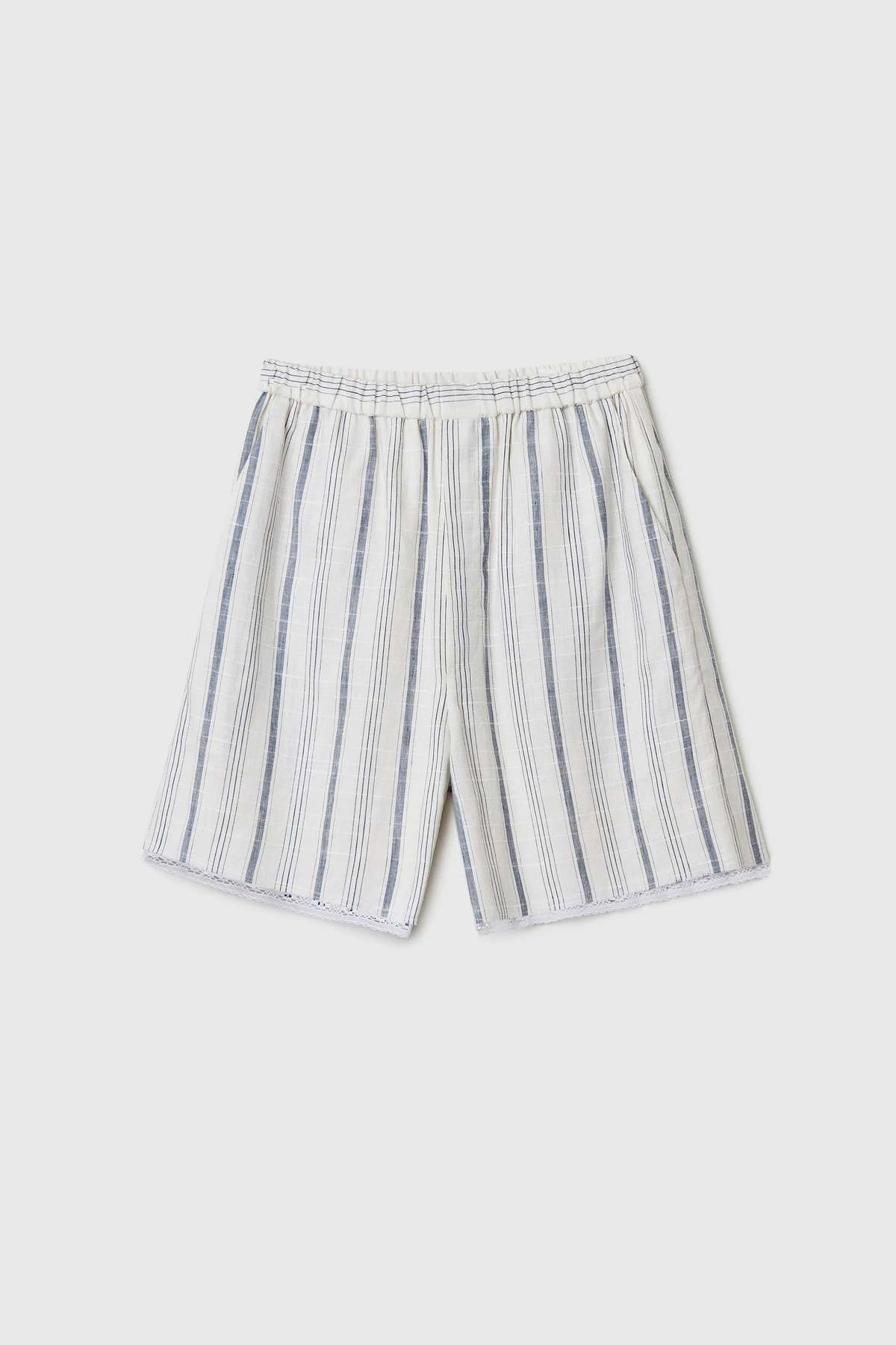 STRIPED BERMUDA WITH LACE