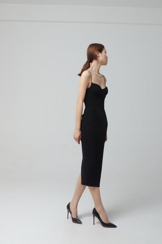 AVERY- STRETCH CREPE CUP BODI