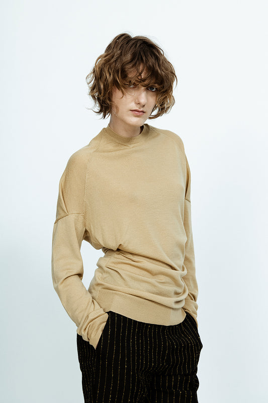 SLIMFIT ROUNDNECK SWEATER WITH DRAPED SHOULDERS