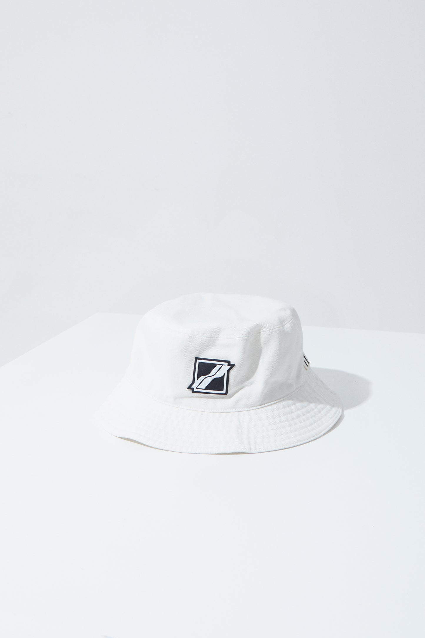 SQUARE LOGOBUCKET HAT