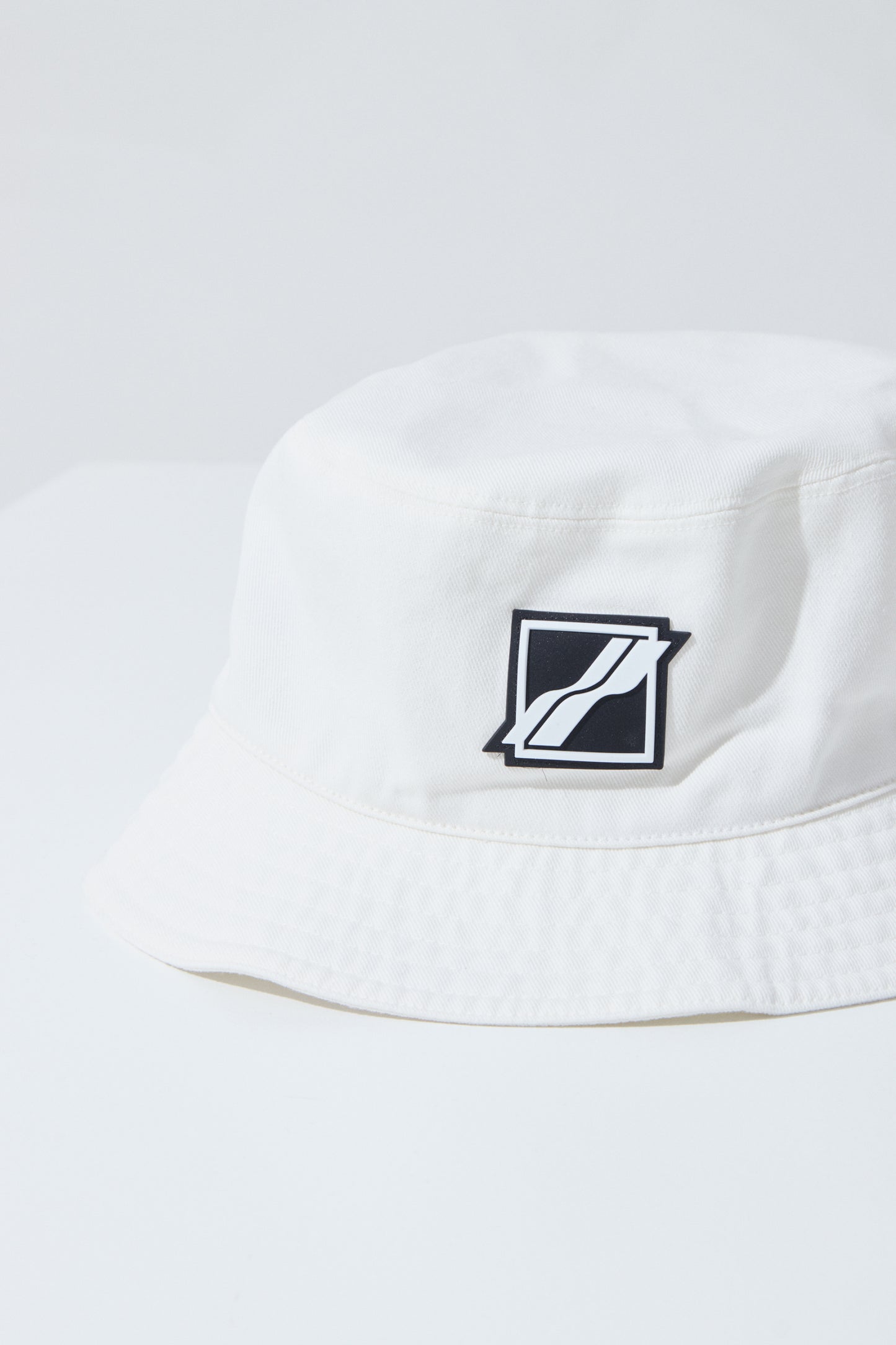 SQUARE LOGOBUCKET HAT