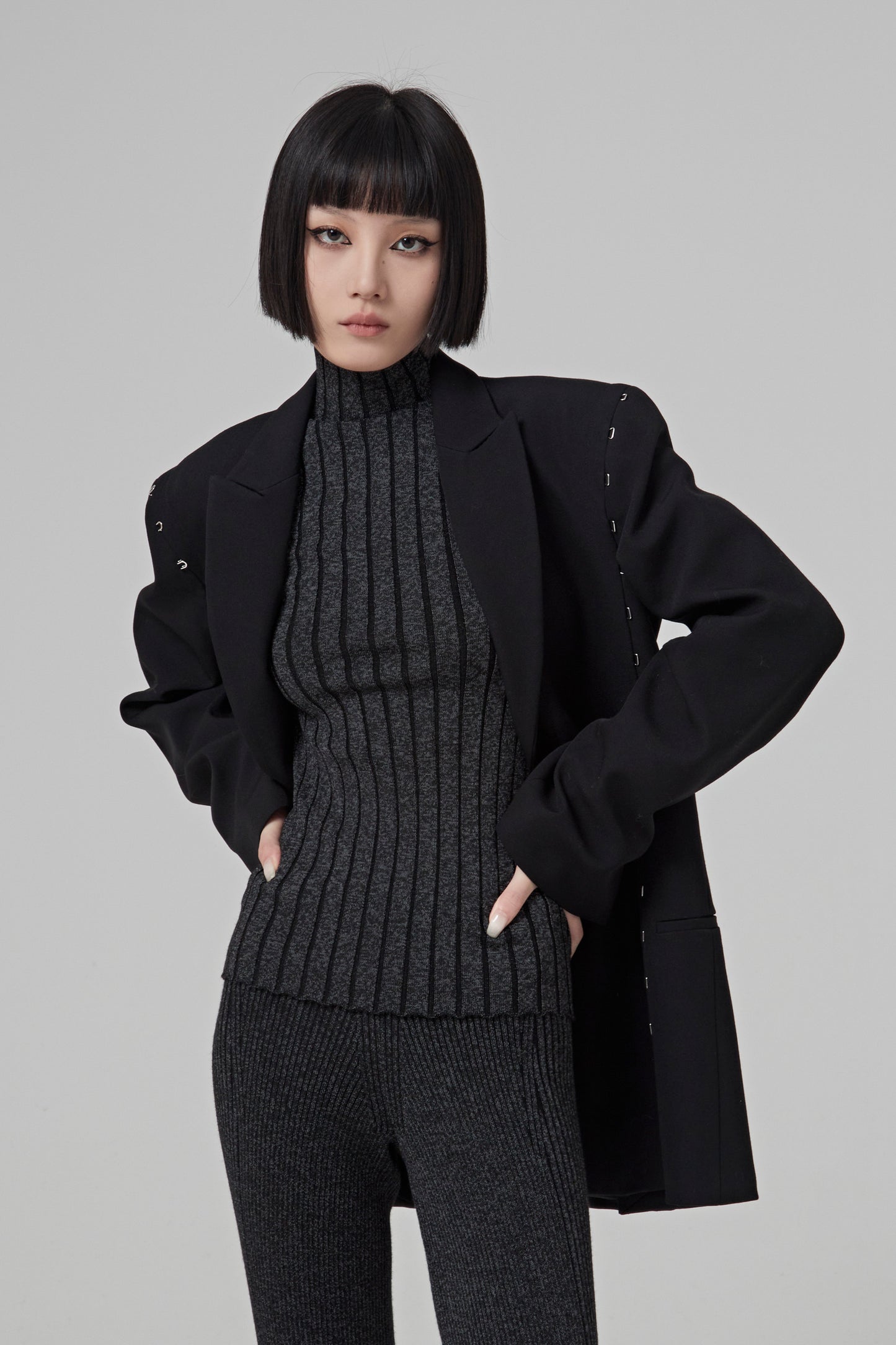 OVERSIZED HOOK & EYEBLAZER