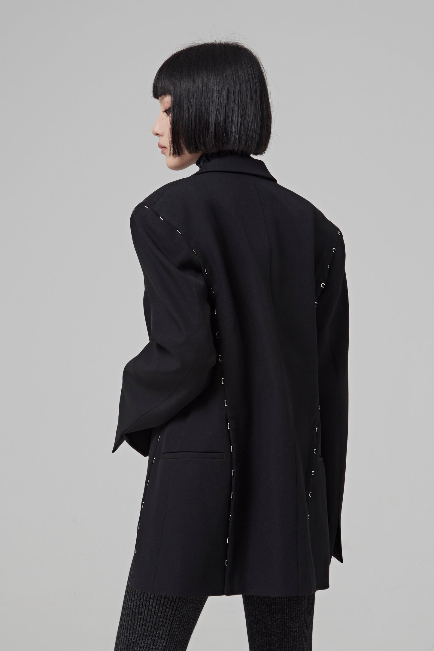 OVERSIZED HOOK & EYEBLAZER