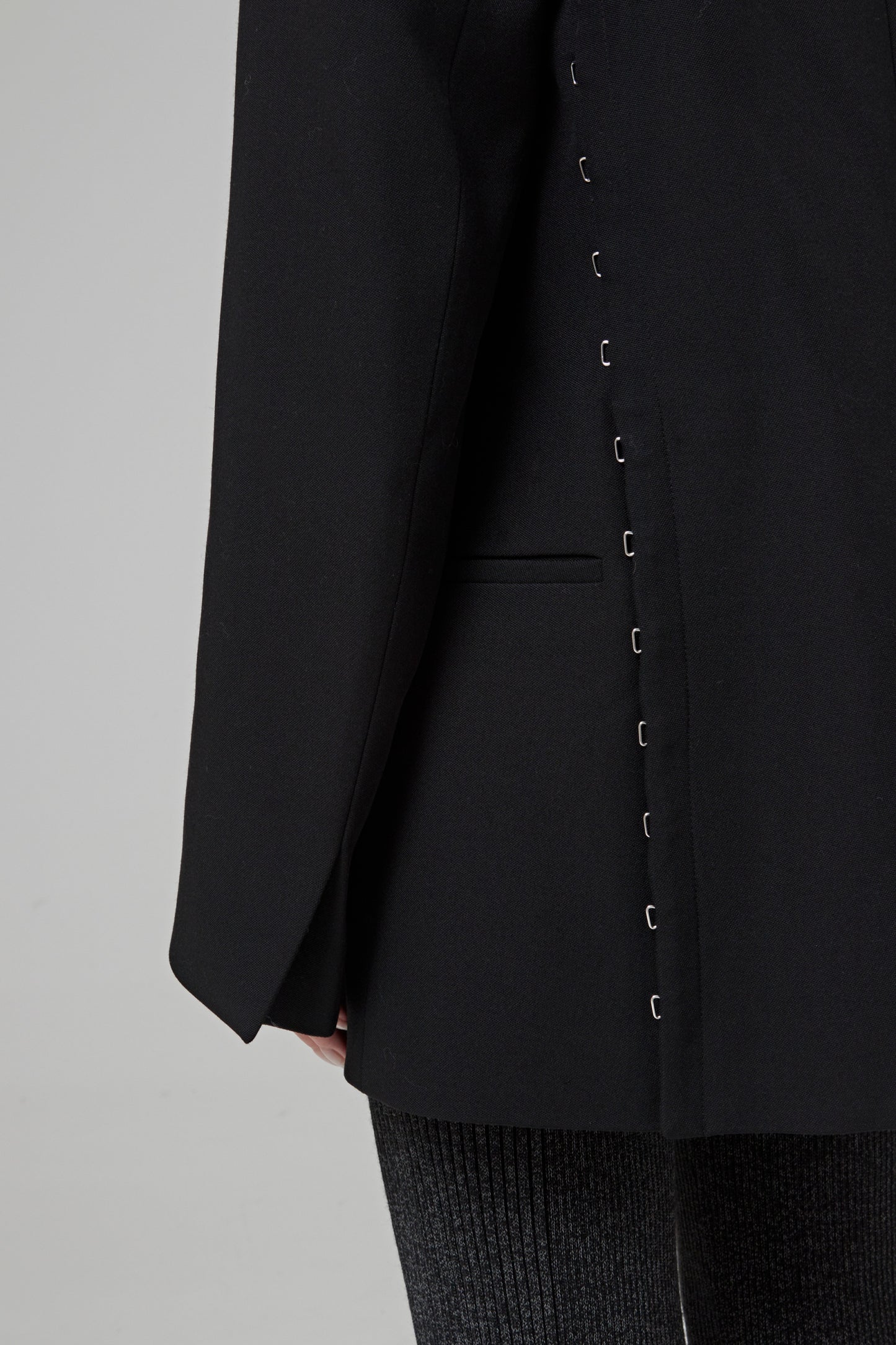 OVERSIZED HOOK & EYEBLAZER