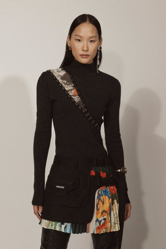 HOOK &amp; EYE TURTLENECK SWEATER