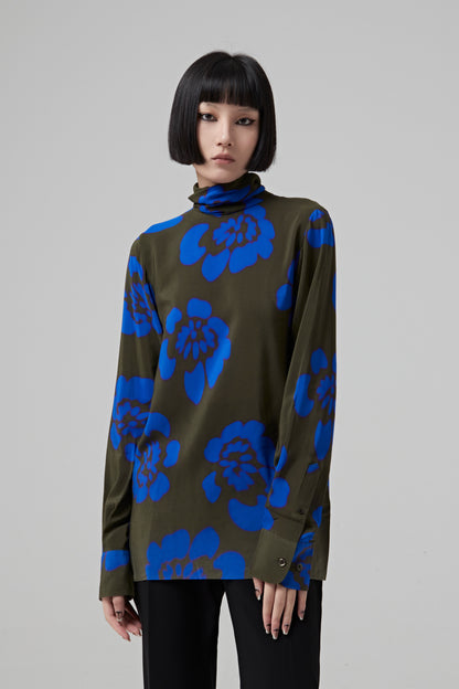 LONG SLEEVES, STAND UP COLLAR TOP IN GRADIENT BLUE FLOWERS PRINTED SILK