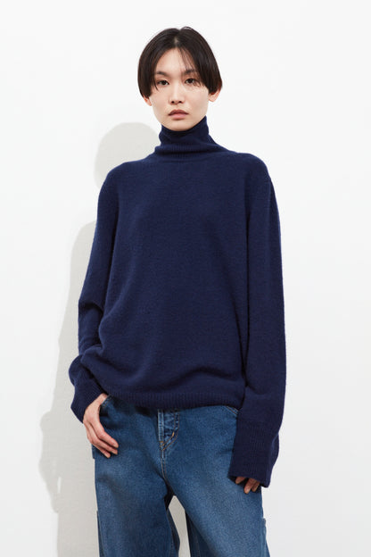 LOOSE FIT TURTLENECK JUMPER