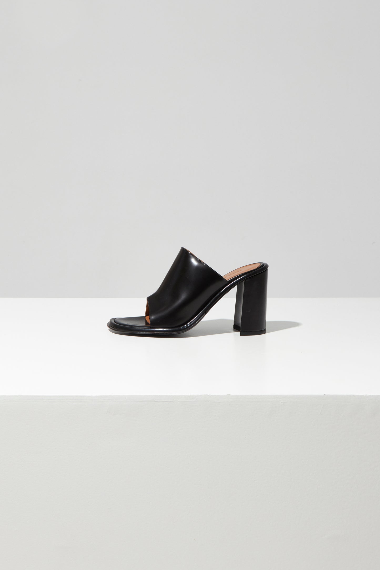 BLOCK HEEL MULES