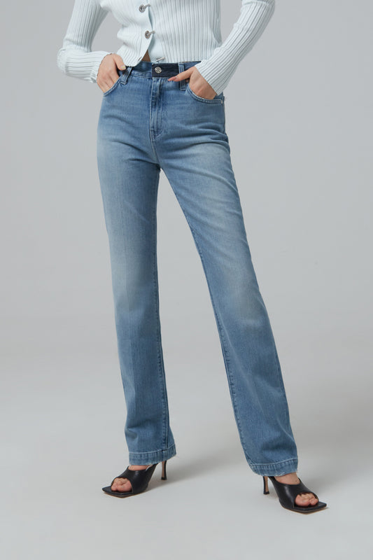 STRAIGHT LEG JEANS WITH 7 LOOPS