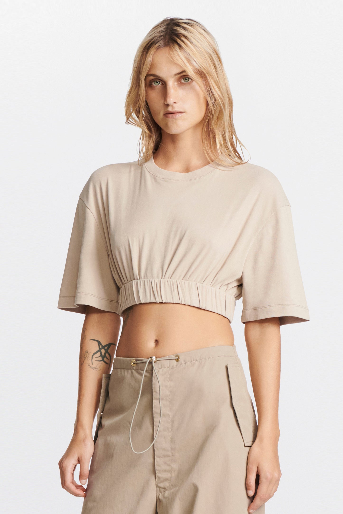 ROLLED CROPPED TEE