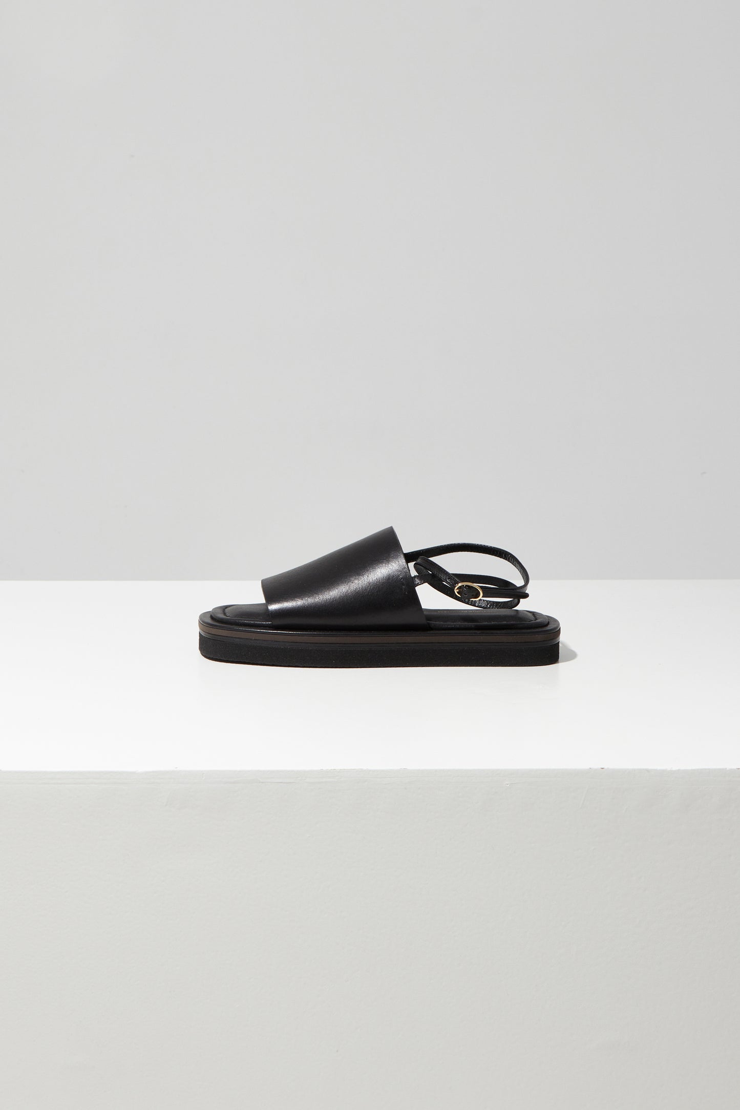 STRAPPY FLAT SANDALS