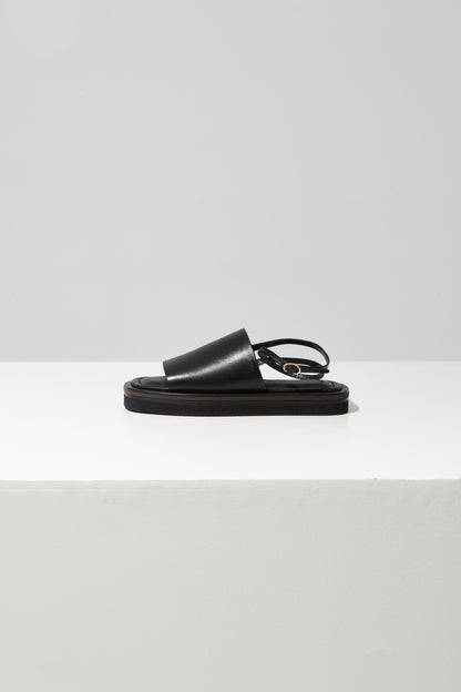 STRAPPY FLAT SANDALS