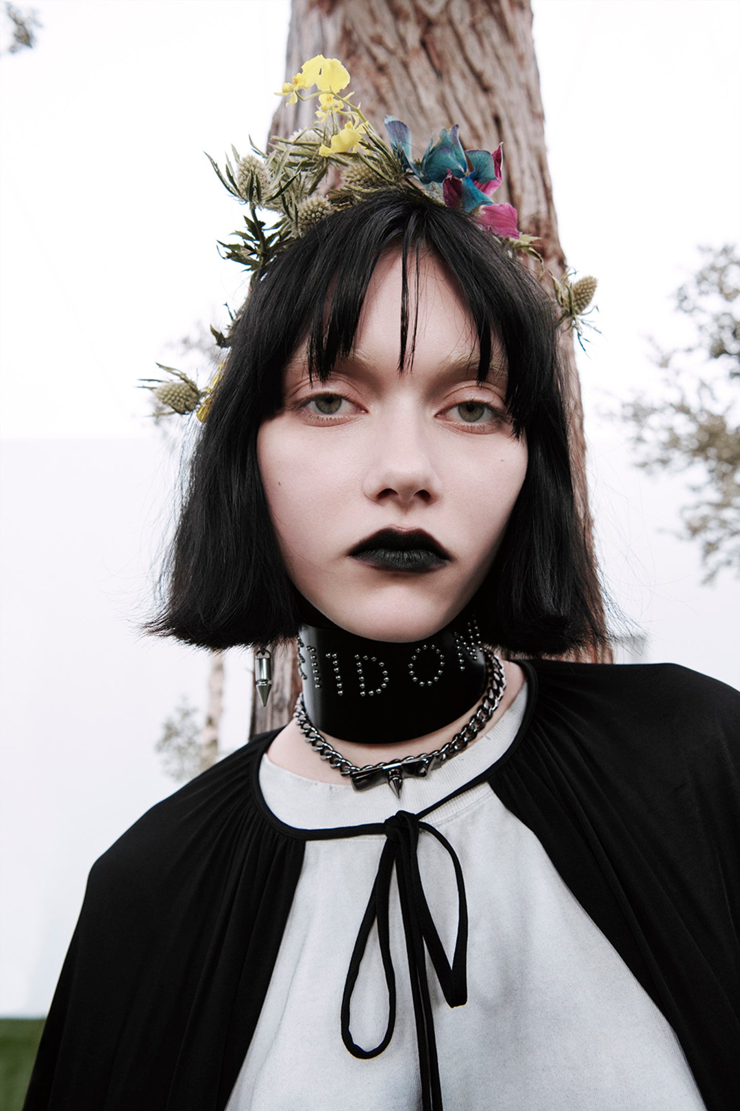 BLACK LOGO STUD WIDE DOUBLE BUCKLE CHOKER
