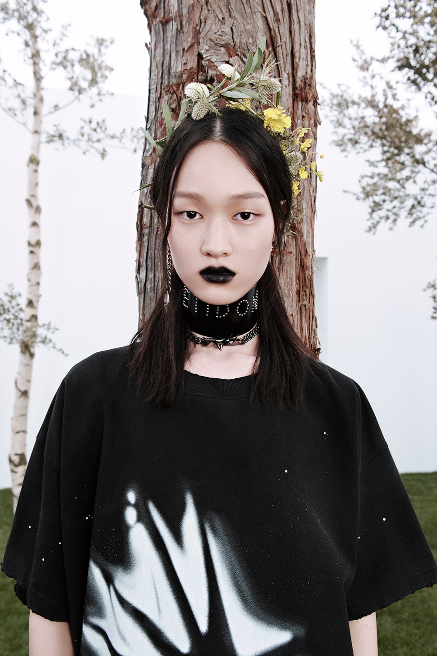 BLACK LOGO STUD WIDE DOUBLE BUCKLE CHOKER