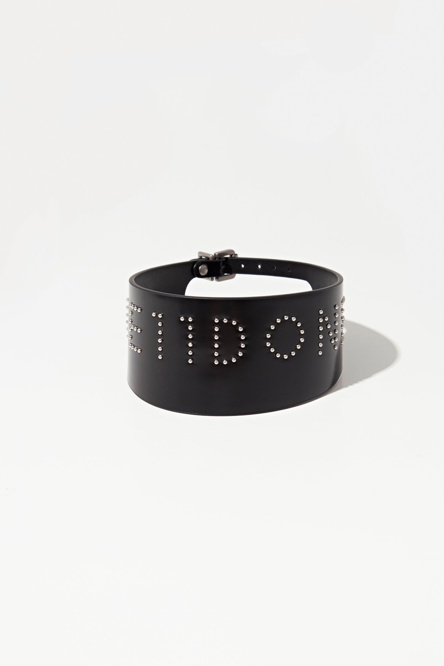 BLACK LOGO STUD WIDE DOUBLE BUCKLE CHOKER