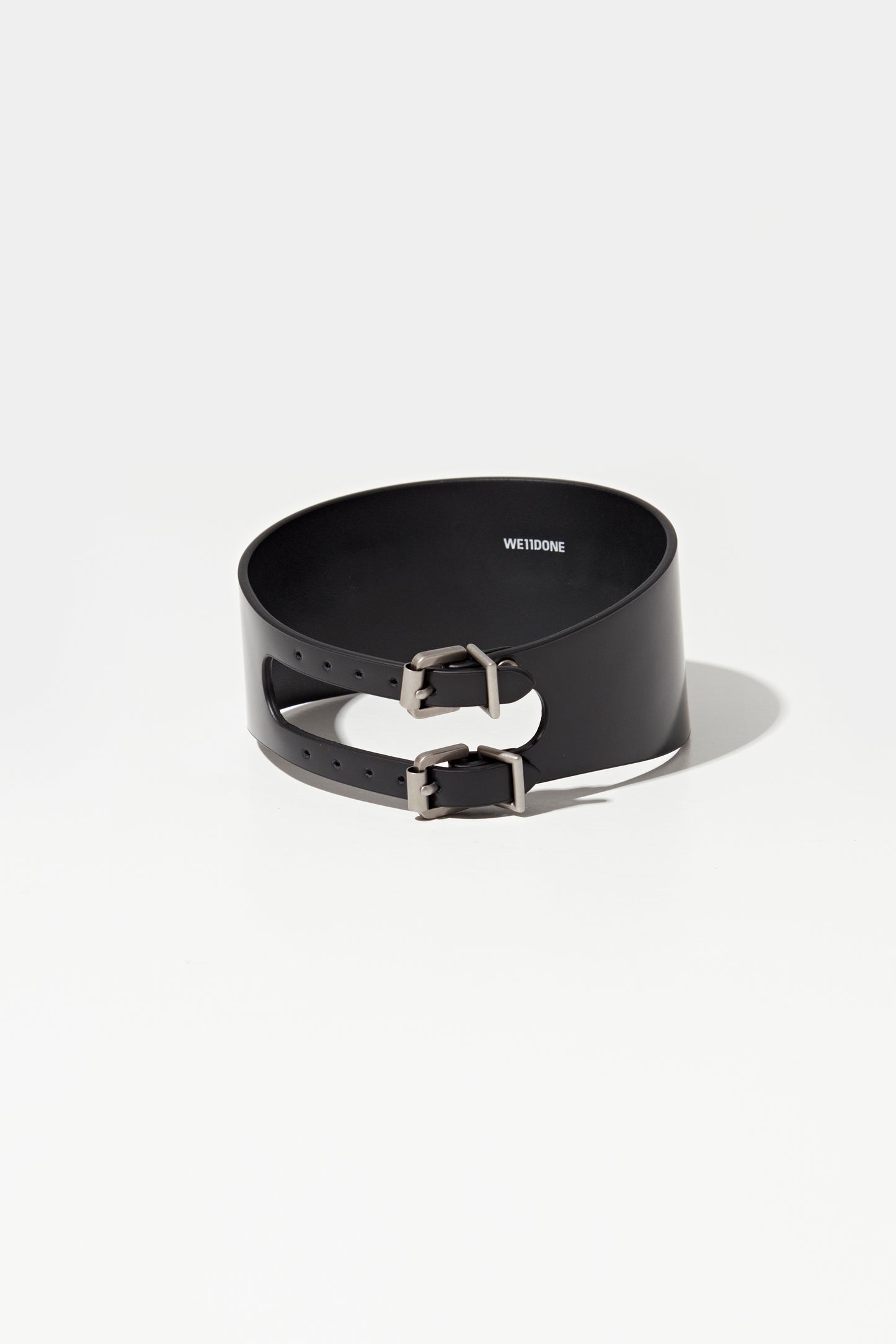BLACK SMALL LOGO STUD WIDEDOUBLE BUCKLE CHOKER
