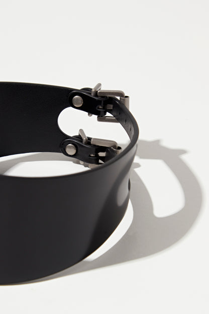 BLACK SMALL LOGO STUD WIDEDOUBLE BUCKLE CHOKER